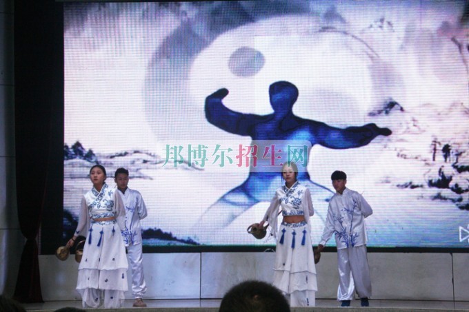 天府新區(qū)成人中等專業(yè)學(xué)校“美好新區(qū)，千年廣都”