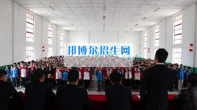 馨知心集團(tuán)、云南動(dòng)高鐵普鐵公司、上海大眾等多家單位在我校舉辦招聘會(huì)