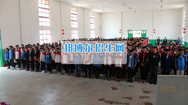 馨知心集團(tuán)、云南動(dòng)高鐵普鐵公司、上海大眾等多家單位在我校舉辦招聘會(huì)