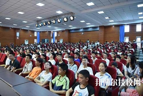 成都溫江區(qū)燎原職業(yè)技術(shù)學(xué)校2020年報名條件、招生要求、招生對象