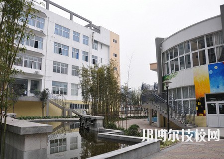 成都汽車(chē)職業(yè)技術(shù)學(xué)校2020年報(bào)名條件、招生要求、招生對(duì)象