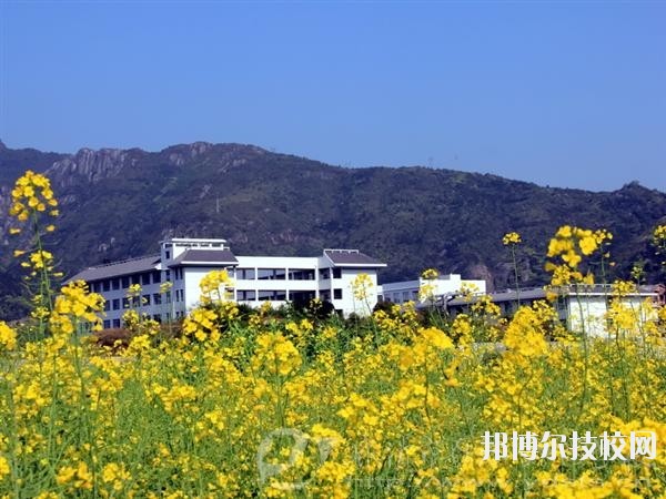樂清市雁蕩山旅游學校2020年報名條件、招生要求、招生對象
