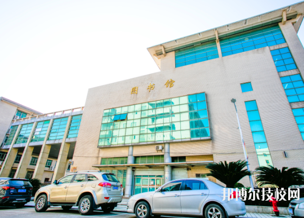 江西機(jī)械高級(jí)技工學(xué)校2020年報(bào)名條件、招生要求、招生對(duì)象