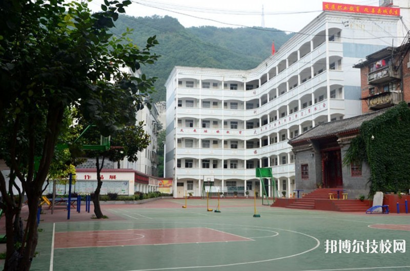 白河縣職業(yè)教育中心2020年有哪些專(zhuān)業(yè) 