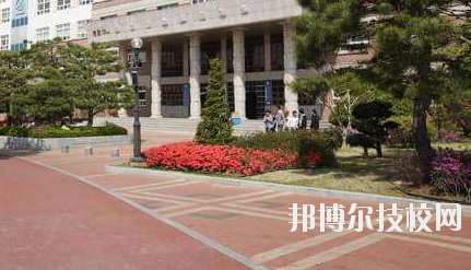 張掖市育才技工學(xué)校2020年報(bào)名條件、招生要求、招生對象