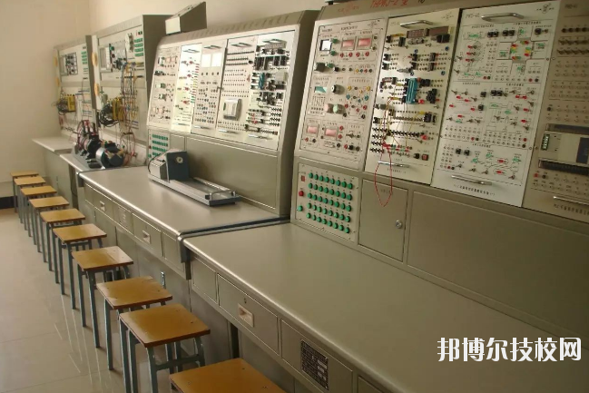 宜春工業(yè)學(xué)校2020年報(bào)名條件、招生要求、招生對(duì)象 