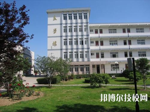 遵義職業(yè)技術(shù)學(xué)校2020年報名條件、招生要求、招生對象