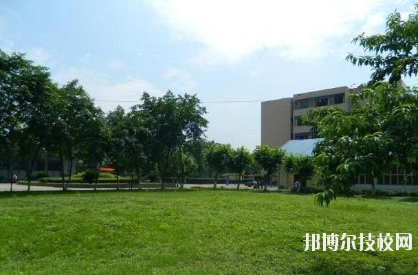 成都廣播電視中等專業(yè)學(xué)校2020年報(bào)名條件、招生要求、招生對(duì)象