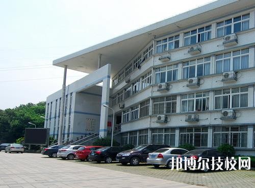 鄞州職業(yè)高級(jí)中學(xué)2020年報(bào)名條件、招生要求、招生對(duì)象