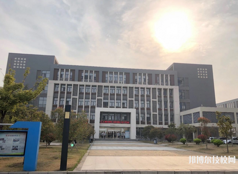 淮安高級職業(yè)技術(shù)學(xué)校2020年報(bào)名條件、招生要求、招生對象