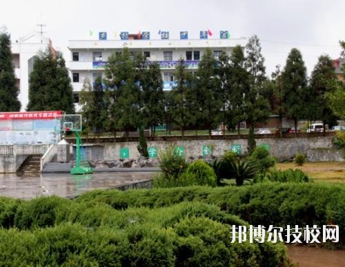 貞豐職業(yè)技術(shù)學(xué)校2020年報(bào)名條件、招生要求、招生對(duì)象