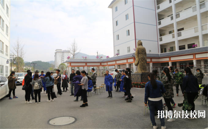 三都水族自治民族中等職業(yè)技術(shù)學(xué)校2020年報(bào)名條件、招生要求、招生對(duì)象
