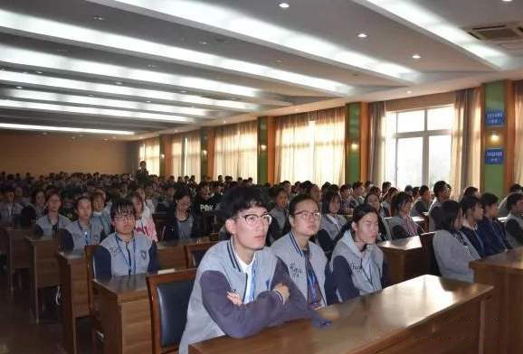 江陰華姿中等專業(yè)學(xué)校2020年報(bào)名條件、招生要求、招生對(duì)象