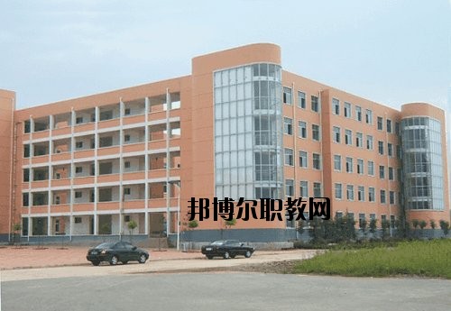 祿勸職業(yè)高級中學2020年報名條件、招生要求、招生對象
