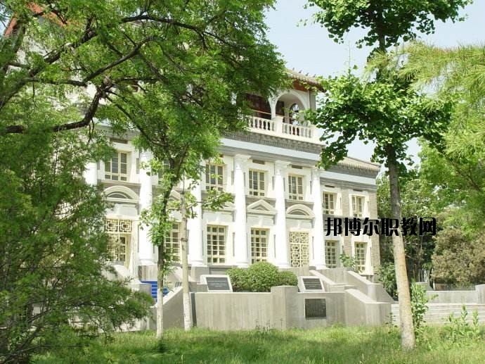 鶴峰職業(yè)技術(shù)學(xué)校怎么樣、好不好