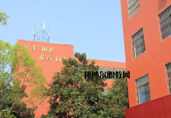 南昌保險學(xué)校2020年報名條件、招生要求、招生對象