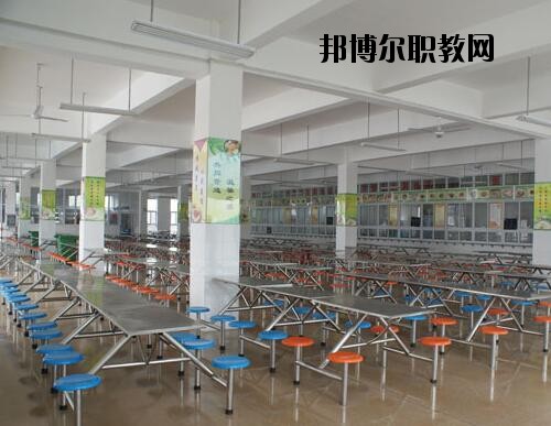 羅山中等職業(yè)學校2021年宿舍條件