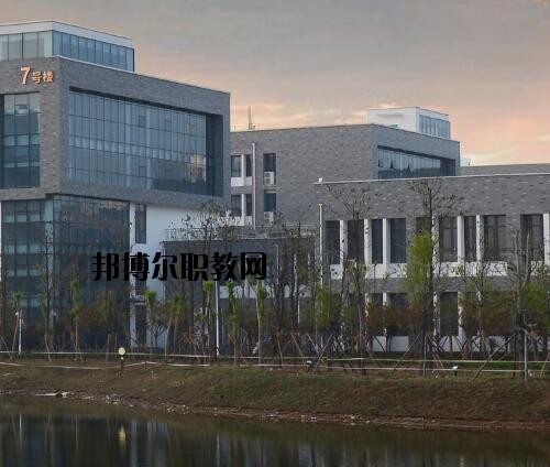 鄭州信息技術(shù)學(xué)校怎么樣、好不好
