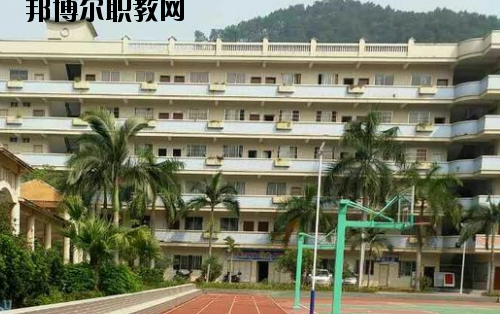 梧州西南中等專(zhuān)業(yè)學(xué)校2020年報(bào)名條件、招生要求、招生對(duì)象