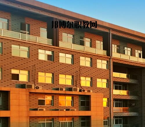 新鄉(xiāng)職業(yè)教育中心2021年報(bào)名條件、招生對(duì)象