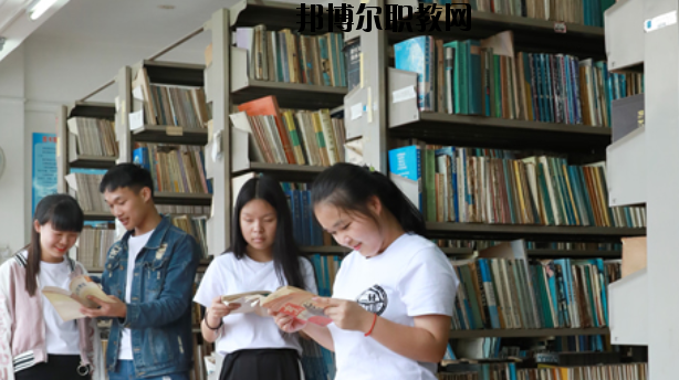 廣西二輕工業(yè)管理學(xué)校2020年報(bào)名條件、招生要求、招生對(duì)象 