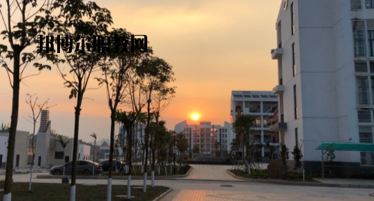 廣西二輕高級(jí)技工學(xué)校怎么樣、好不好