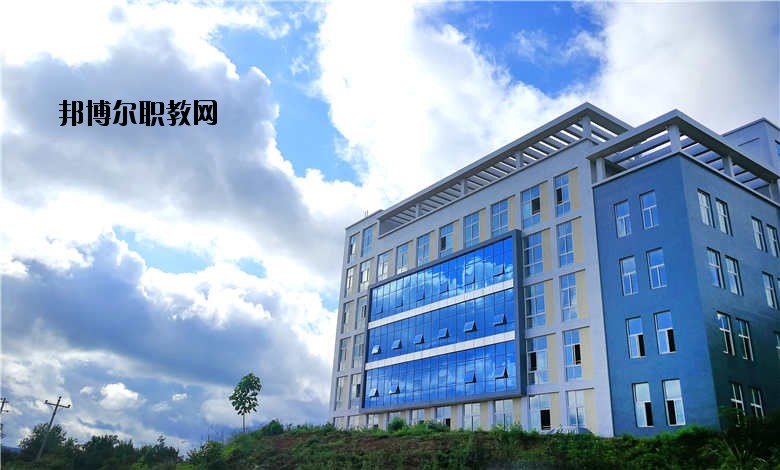 四川省南充衛(wèi)生學校2020年報名條件、招生要求、招生對象