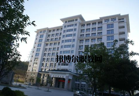 云浮技工學(xué)校2020年報名條件、招生要求、招生對象