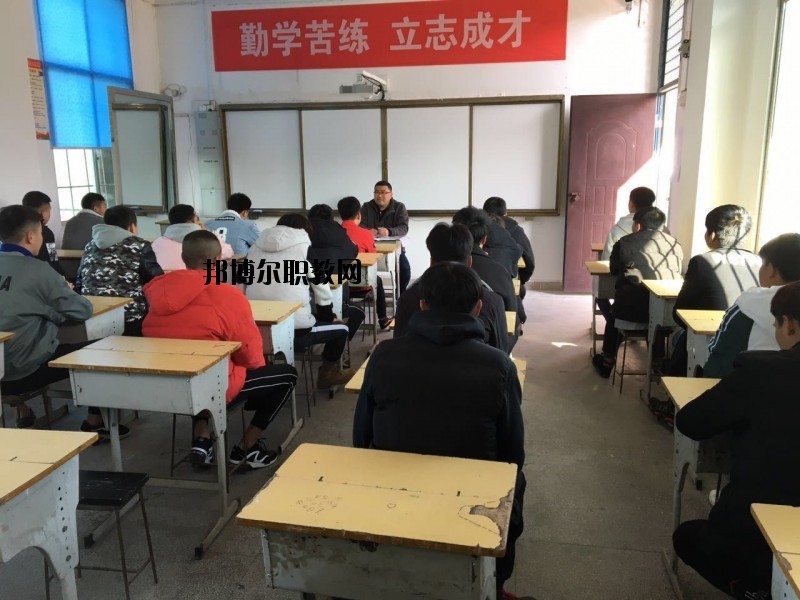 銅鼓縣職業(yè)中專學(xué)校2020年報名條件、招生要求、招生對象