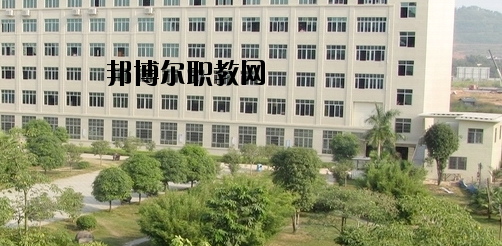 廣西工商技師學(xué)院2020年報(bào)名條件、招生要求、招生對象 
