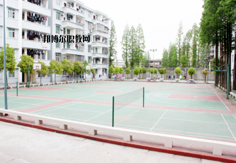 湖北潛江衛(wèi)生學(xué)校2020年報(bào)名條件、招生要求、招生對(duì)象