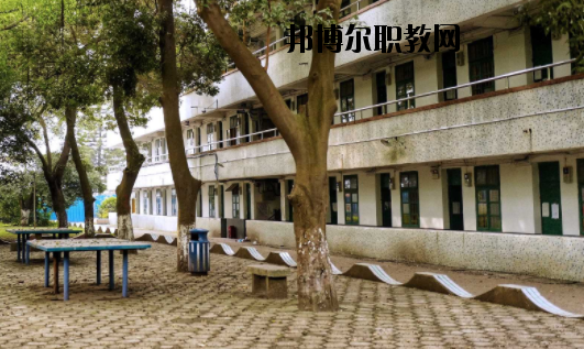 柳州汽車運(yùn)輸技工學(xué)校2020年報(bào)名條件、招生要求、招生對(duì)象
