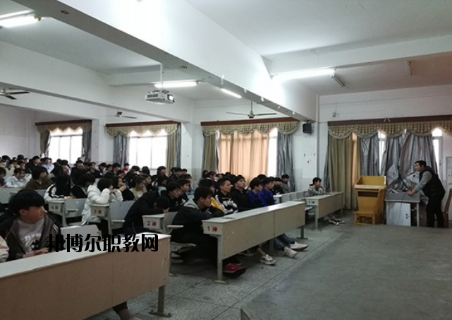 寧都縣科技職業(yè)學校2020年報名條件、招生要求、招生對象 