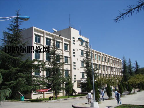 清鎮(zhèn)市衛(wèi)生職業(yè)技術(shù)學(xué)校2020年報名條件、招生要求、招生對象