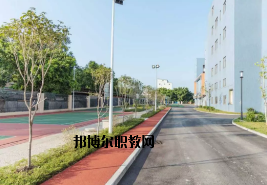 廣東華文航空藝術(shù)職業(yè)學(xué)校2020年報(bào)名條件、招生要求、招生對(duì)象