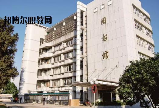 江門幼兒師范學(xué)校2020年報(bào)名條件、招生要求、招生對(duì)象