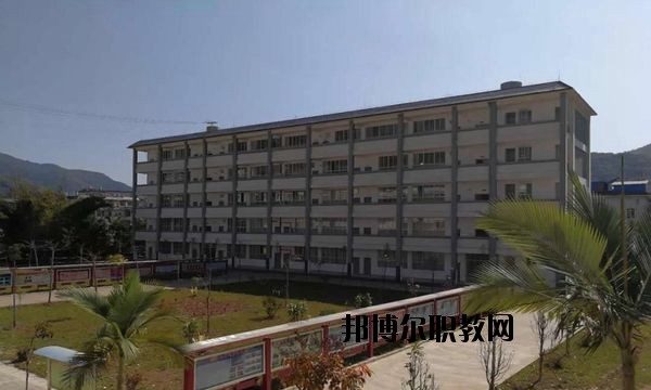 孟連縣職業(yè)高級中學(xué)2020年報名條件、招生要求、招生對象
