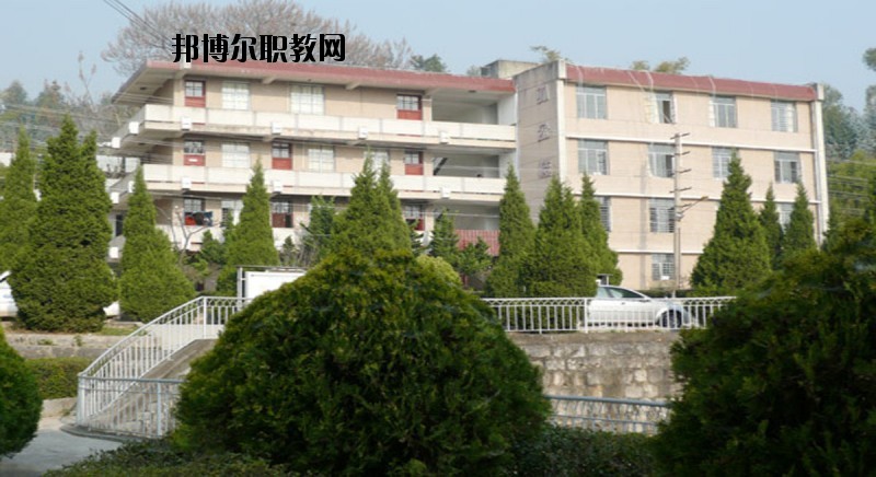 保山隆陽區(qū)職業(yè)技術(shù)學(xué)校2020年報(bào)名條件、招生要求、招生對(duì)象