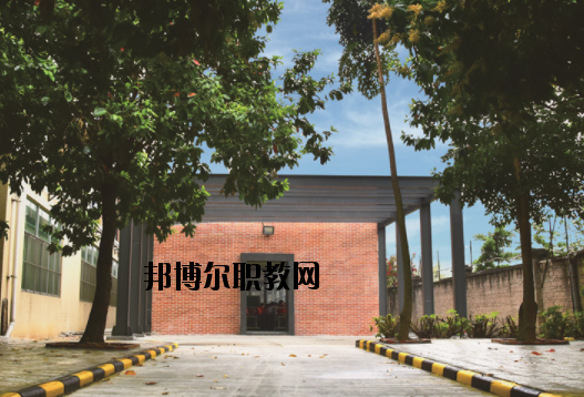 廣州華風(fēng)技工學(xué)校2020年報名條件、招生要求、招生對象