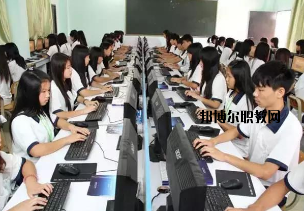 肇慶高要技工學(xué)校2020年報(bào)名條件、招生要求、招生對(duì)象