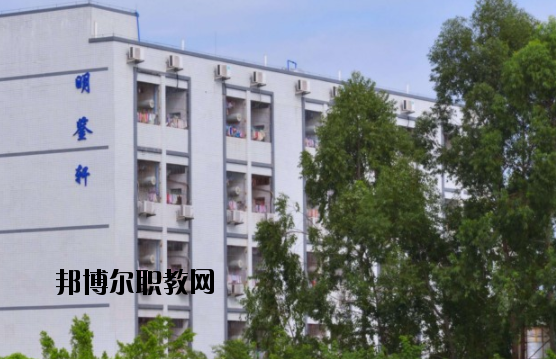 廣東高新技術(shù)技工學(xué)校2020年報名條件、招生要求、招生對象