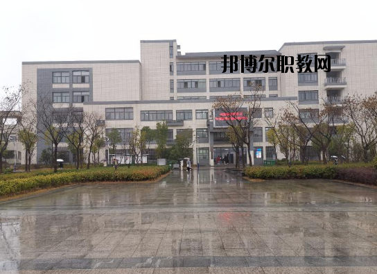 合肥工業(yè)學(xué)校2020年報(bào)名條件、招生要求、招生對(duì)象