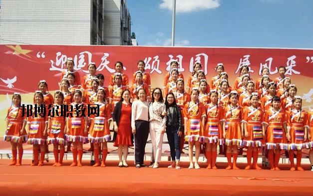 阜陽現(xiàn)代職業(yè)教育學(xué)校2020年報名條件、招生要求、招生對象