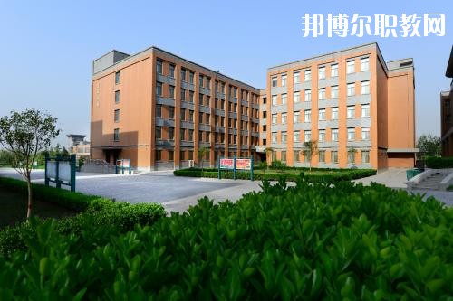 新都衛(wèi)生職業(yè)學校2020年報名條件、招生要求、招生對象