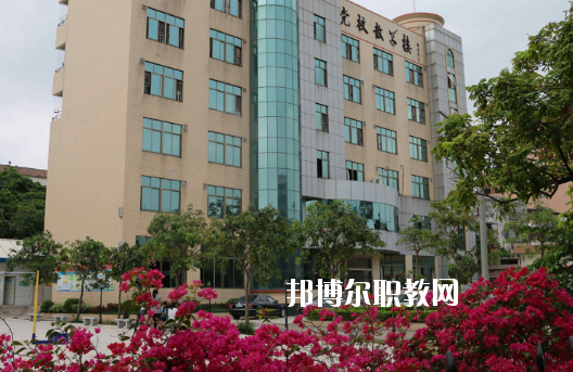 湛江海濱職業(yè)技術(shù)學(xué)校2020年報名條件、招生要求、招生對象