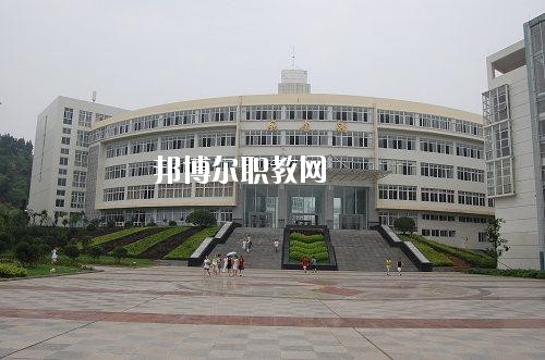 四川建筑技工學(xué)校2020年報名條件、招生要求、招生對象