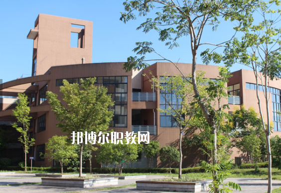黃山東華技工學(xué)校2020年報(bào)名條件、招生要求、招生對(duì)象