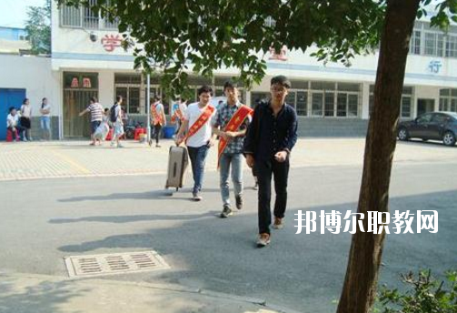 合肥商貿(mào)職業(yè)學(xué)校2020年報名條件、招生要求、招生對象