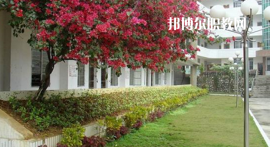 廣西輕工技師學院2020年報名條件、招生要求、招生對象