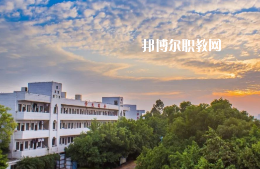 廣州市南沙區(qū)嶺東職業(yè)技術(shù)學(xué)校2020年報(bào)名條件、招生要求、招生對(duì)象